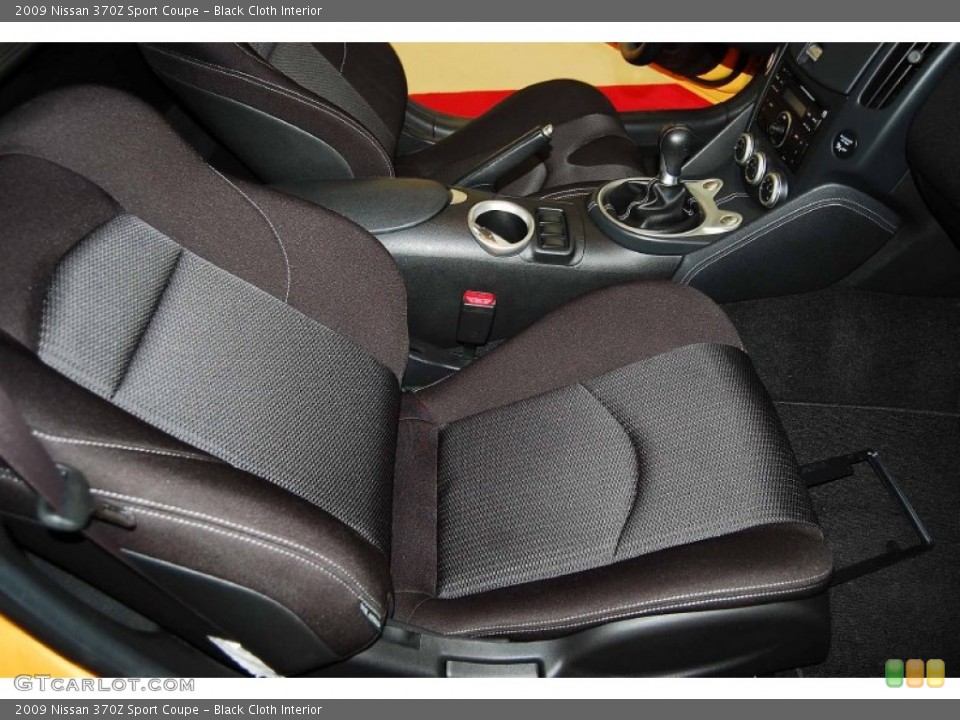 Black Cloth Interior Photo for the 2009 Nissan 370Z Sport Coupe #73524990