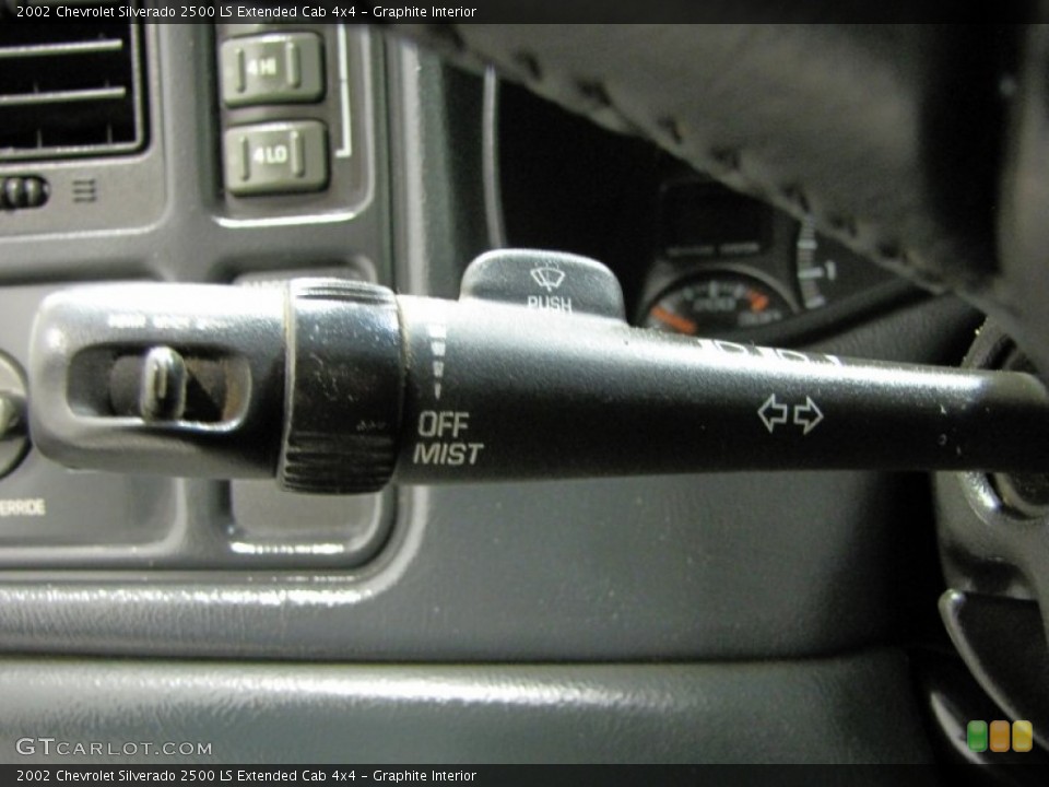 Graphite Interior Controls for the 2002 Chevrolet Silverado 2500 LS Extended Cab 4x4 #73548386