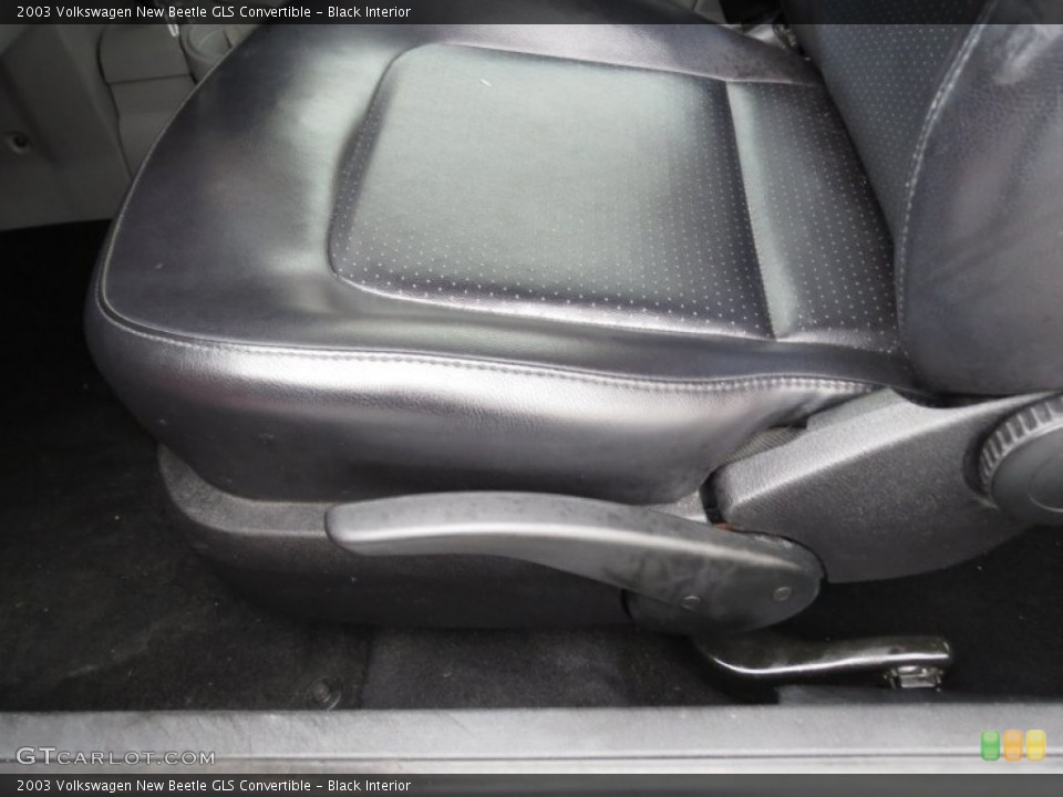Black Interior Front Seat for the 2003 Volkswagen New Beetle GLS Convertible #73548599