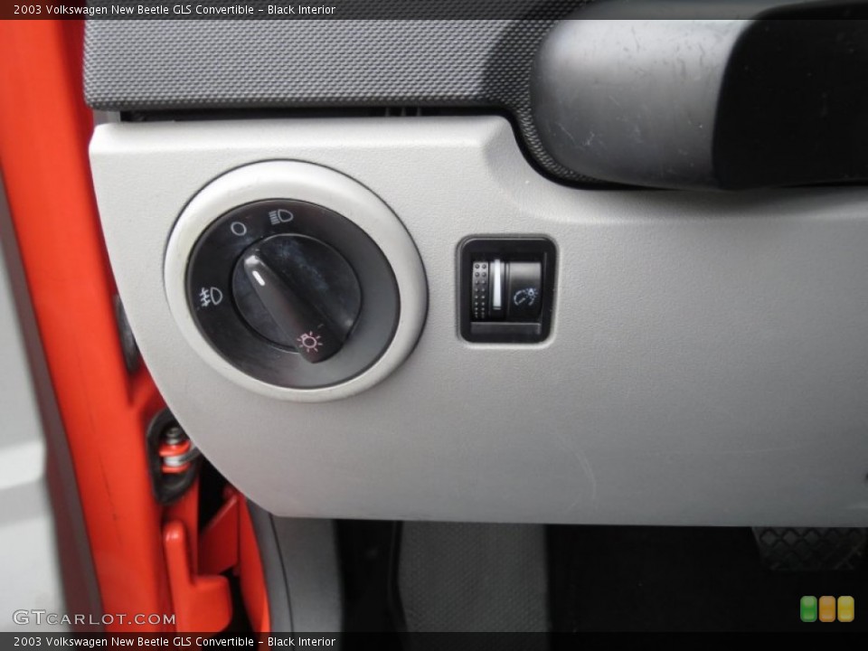 Black Interior Controls for the 2003 Volkswagen New Beetle GLS Convertible #73548779