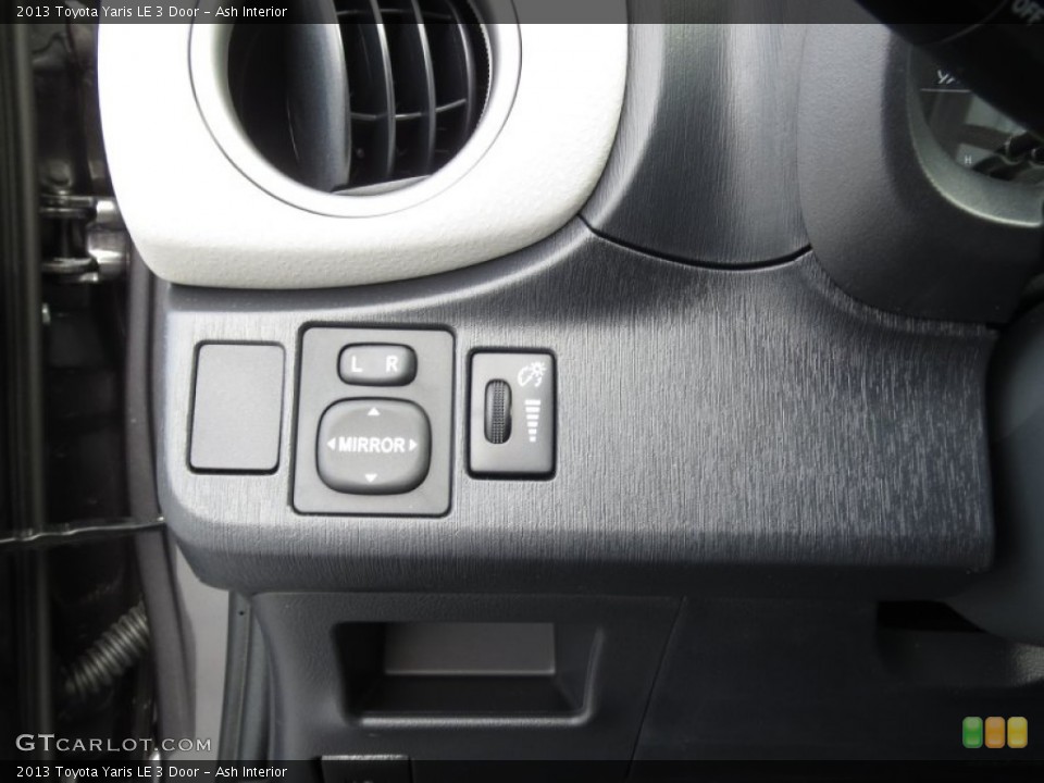 Ash Interior Controls for the 2013 Toyota Yaris LE 3 Door #73554146