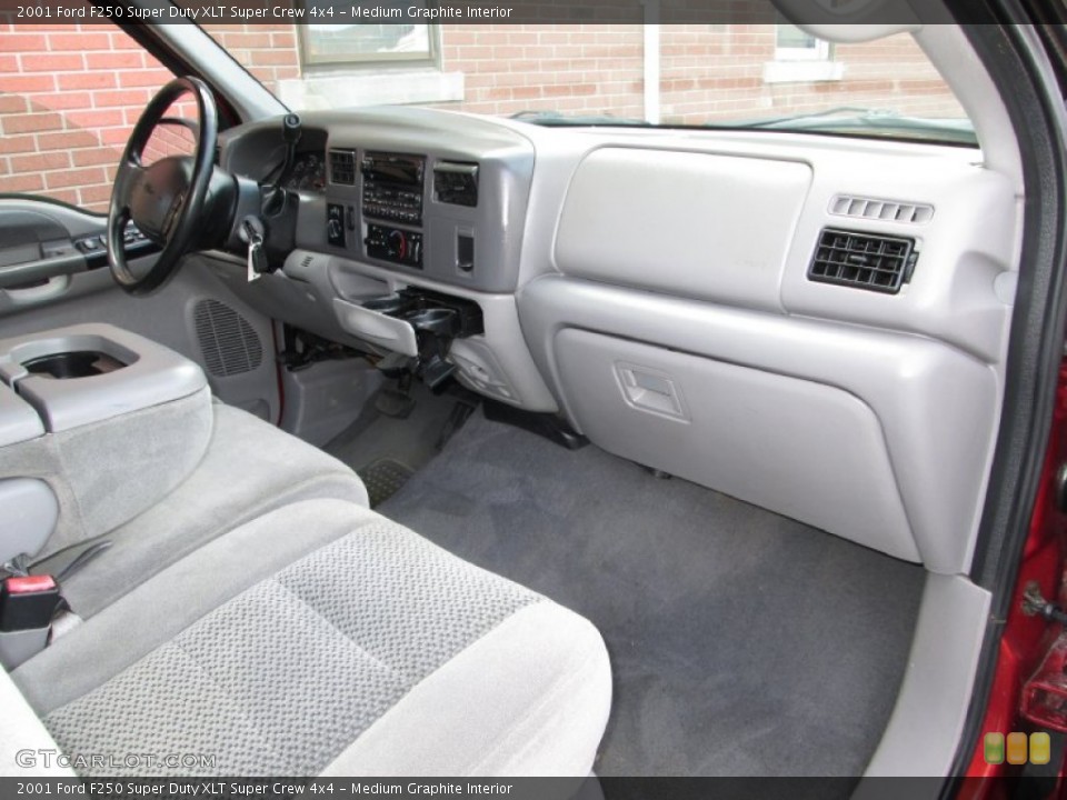 Medium Graphite Interior Dashboard for the 2001 Ford F250 Super Duty XLT Super Crew 4x4 #73554690