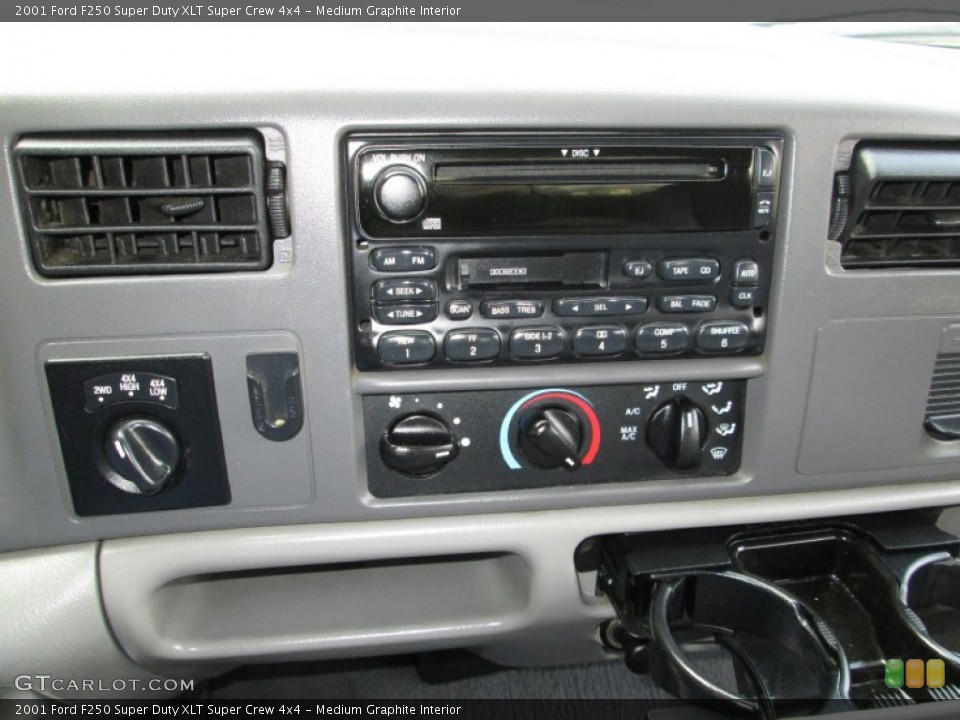 Medium Graphite Interior Controls for the 2001 Ford F250 Super Duty XLT Super Crew 4x4 #73554743