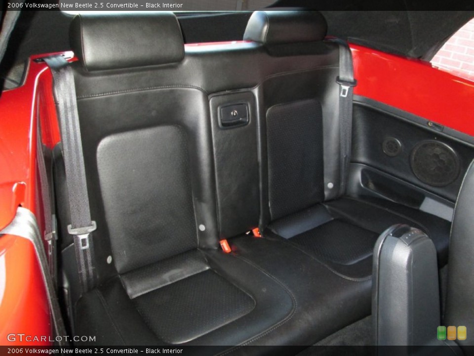 Black Interior Rear Seat for the 2006 Volkswagen New Beetle 2.5 Convertible #73555566