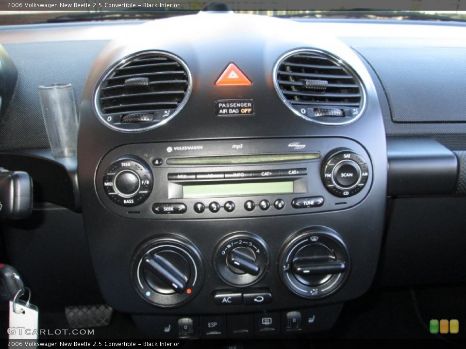 Black Interior Audio System for the 2006 Volkswagen New Beetle 2.5 Convertible #73555580