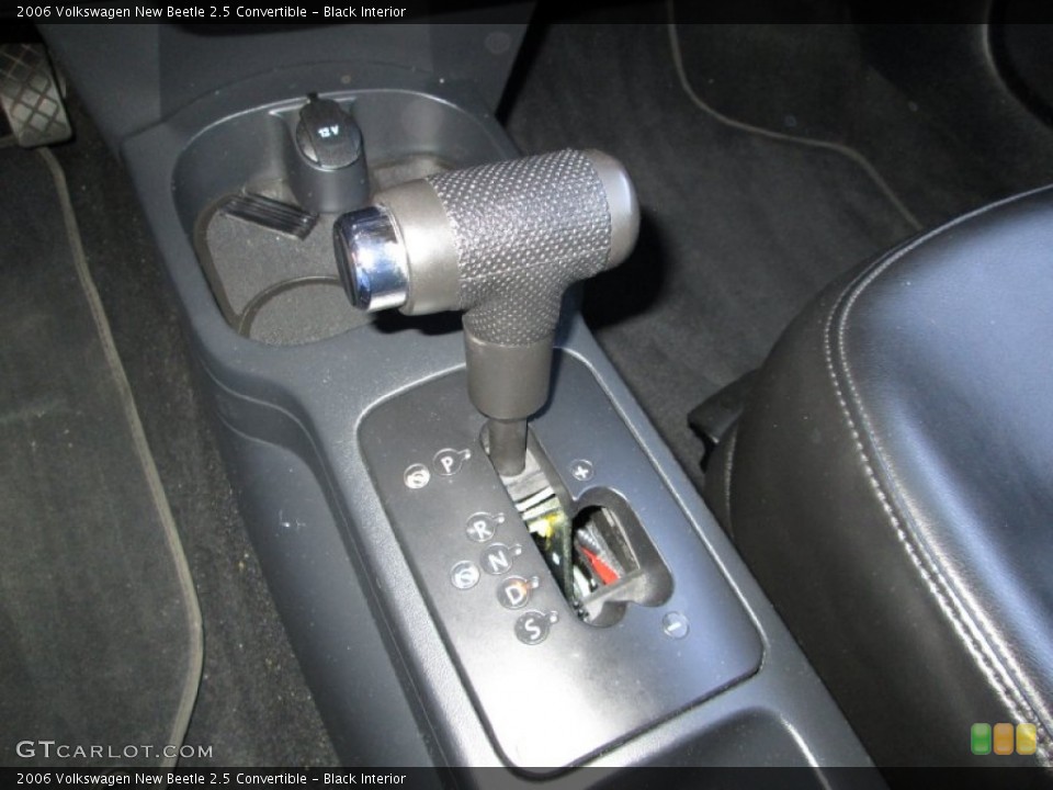 Black Interior Transmission for the 2006 Volkswagen New Beetle 2.5 Convertible #73555626