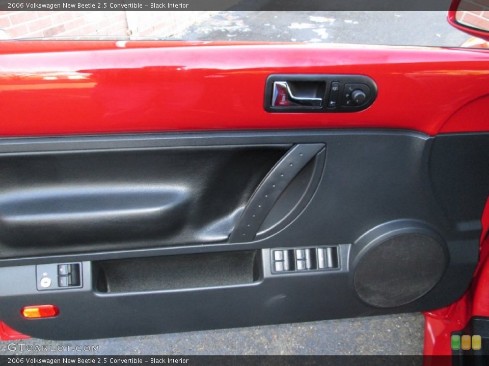 Black Interior Door Panel for the 2006 Volkswagen New Beetle 2.5 Convertible #73555705