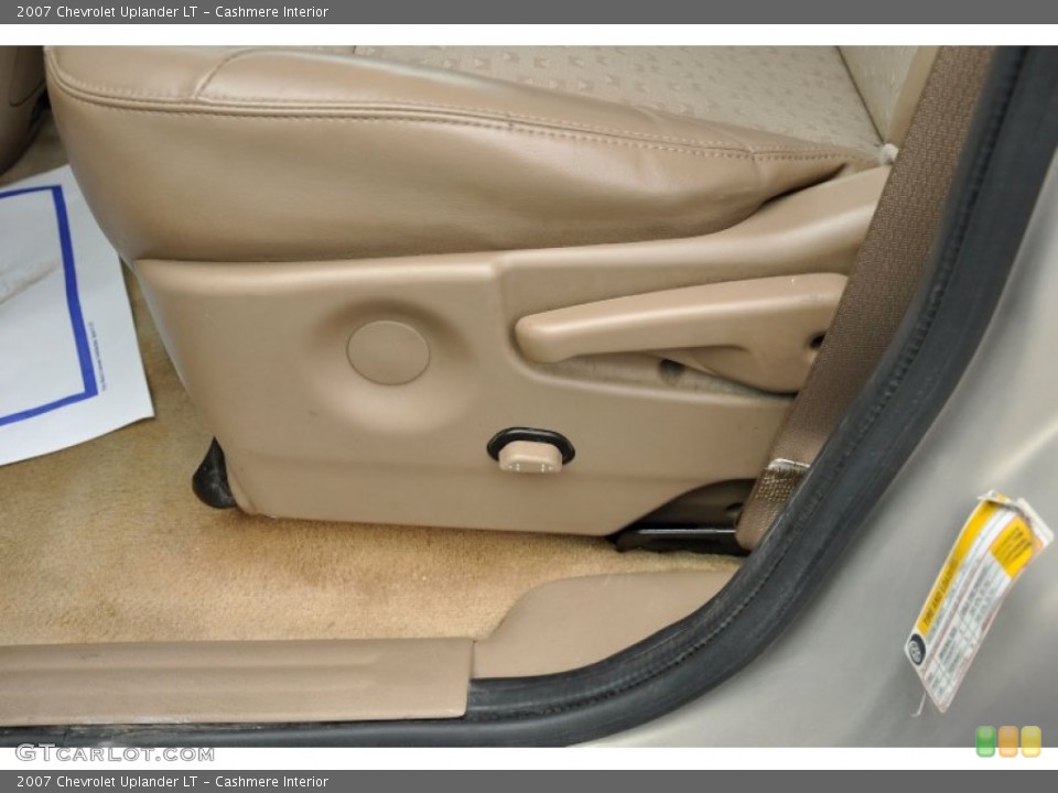 Cashmere Interior Controls for the 2007 Chevrolet Uplander LT #73574519