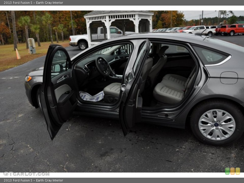 Earth Gray Interior Photo for the 2013 Ford Fusion S #73575407