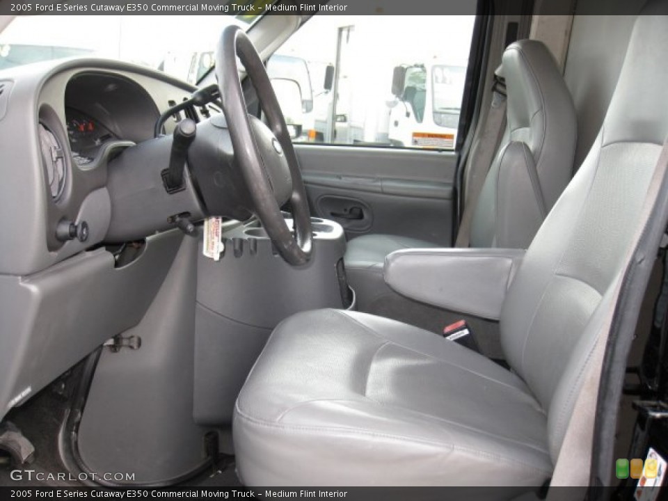 Medium Flint Interior Photo for the 2005 Ford E Series Cutaway E350 Commercial Moving Truck #73584398