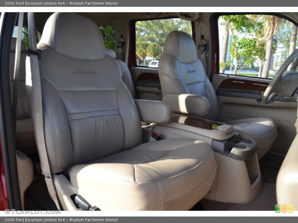 Medium Parchment Interior Photo for the 2000 Ford Excursion Limited 4x4 #73585145
