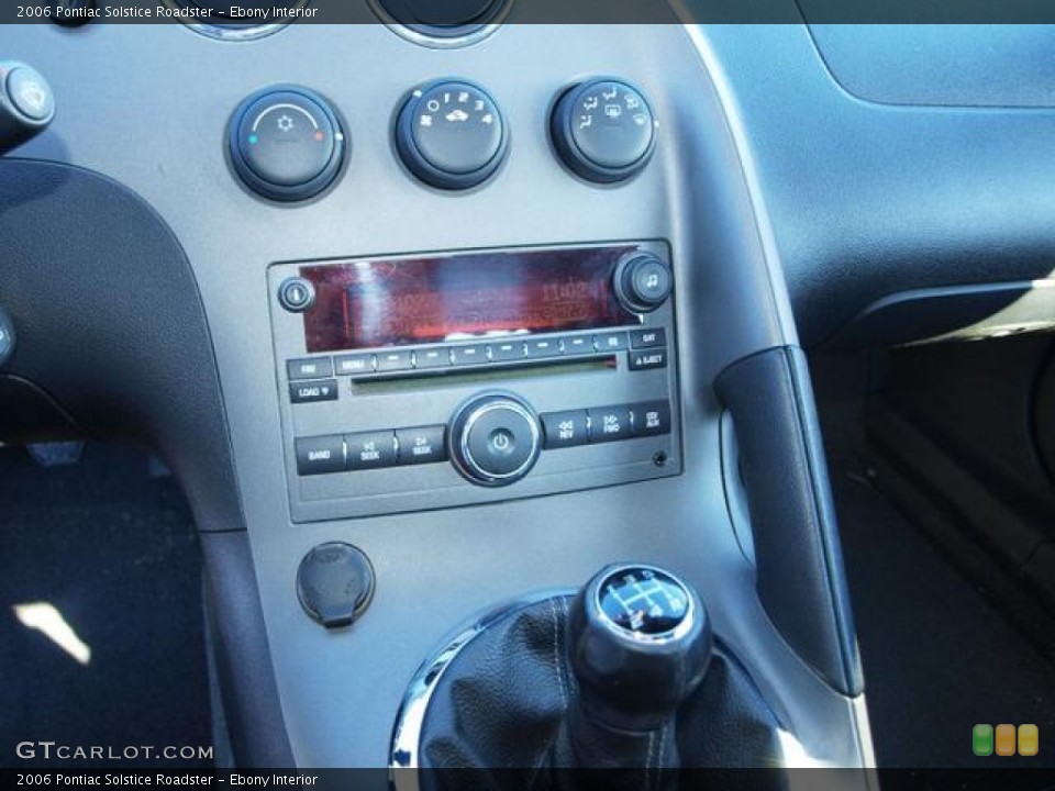 Ebony Interior Controls for the 2006 Pontiac Solstice Roadster #73586864