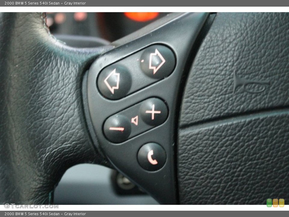Gray Interior Controls for the 2000 BMW 5 Series 540i Sedan #73591715