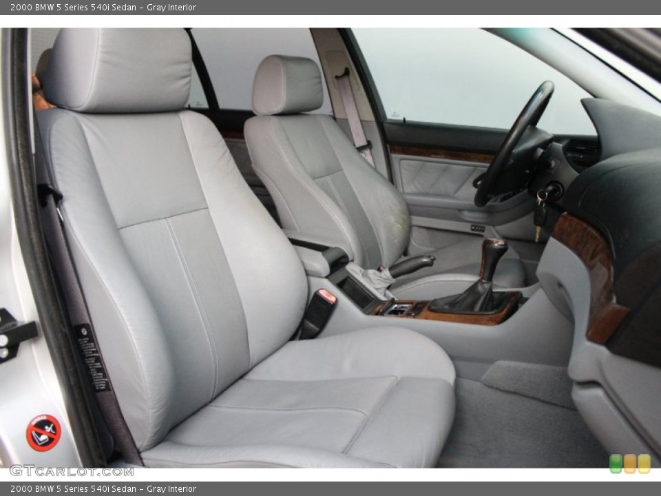 Gray Interior Photo for the 2000 BMW 5 Series 540i Sedan #73591790