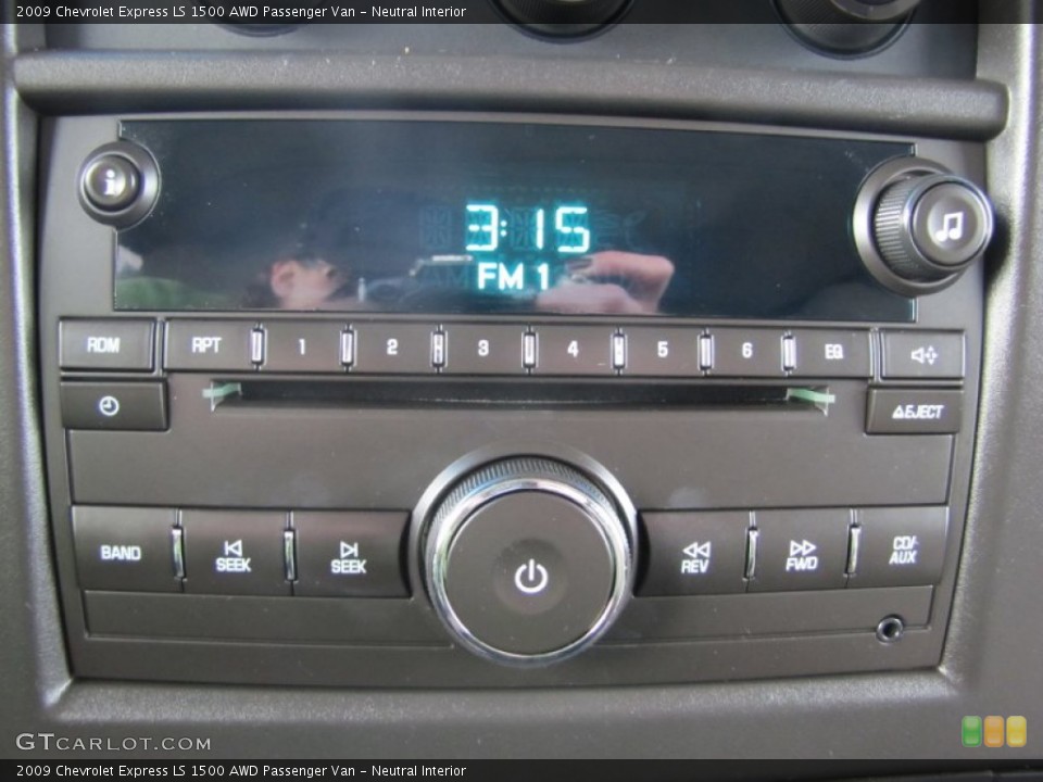 Neutral Interior Audio System for the 2009 Chevrolet Express LS 1500 AWD Passenger Van #73592024