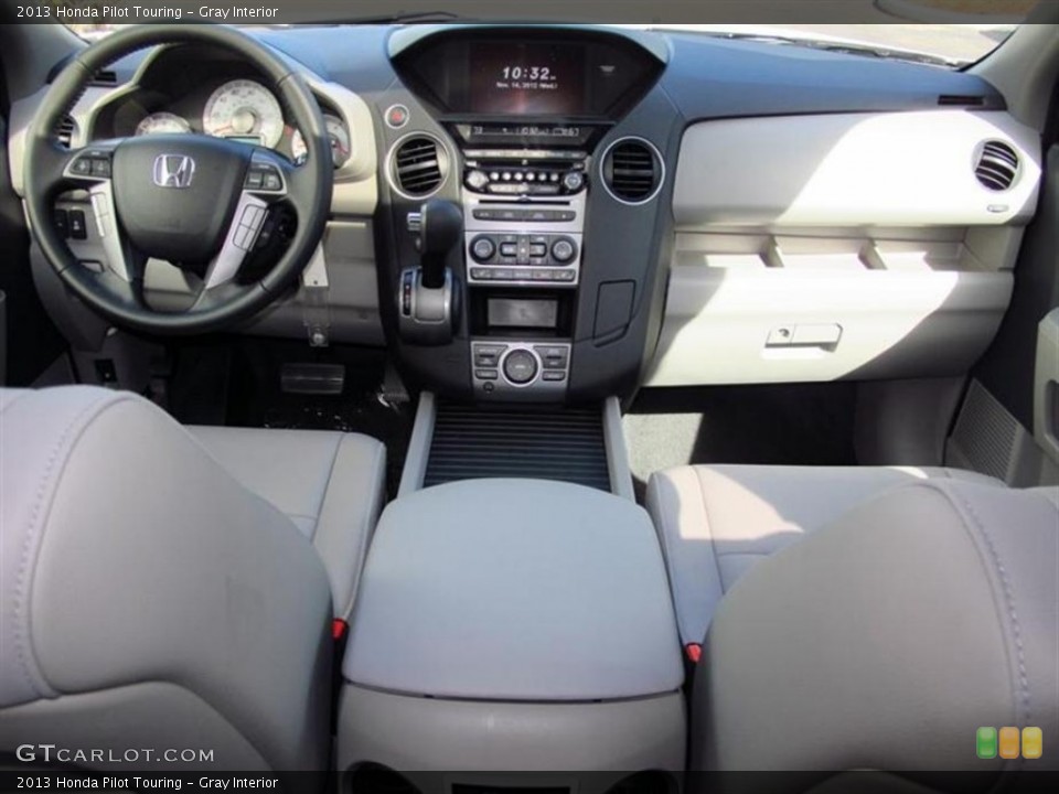 Gray Interior Dashboard for the 2013 Honda Pilot Touring #73611646