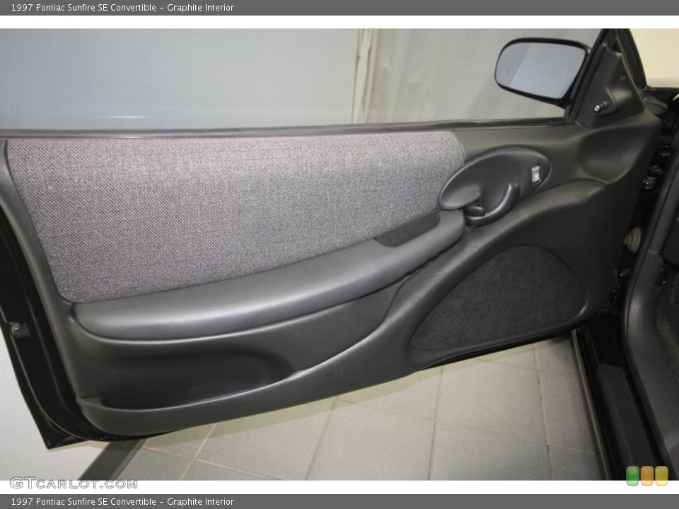 Graphite Interior Door Panel for the 1997 Pontiac Sunfire SE Convertible #73614075