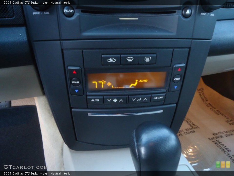 Light Neutral Interior Controls for the 2005 Cadillac CTS Sedan #73621109
