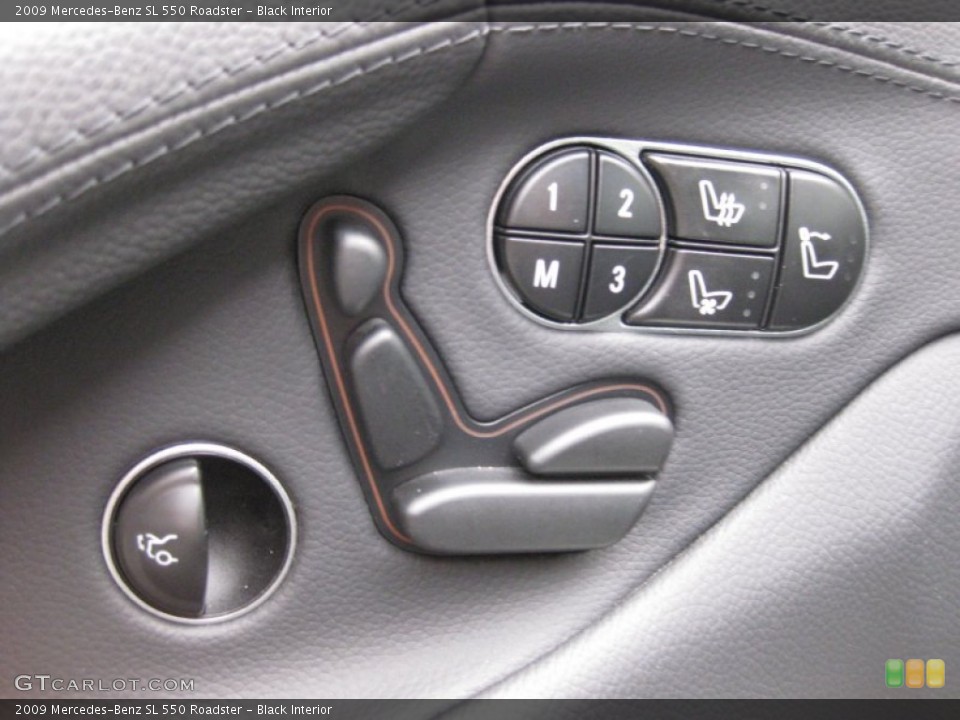 Black Interior Controls for the 2009 Mercedes-Benz SL 550 Roadster #73627170