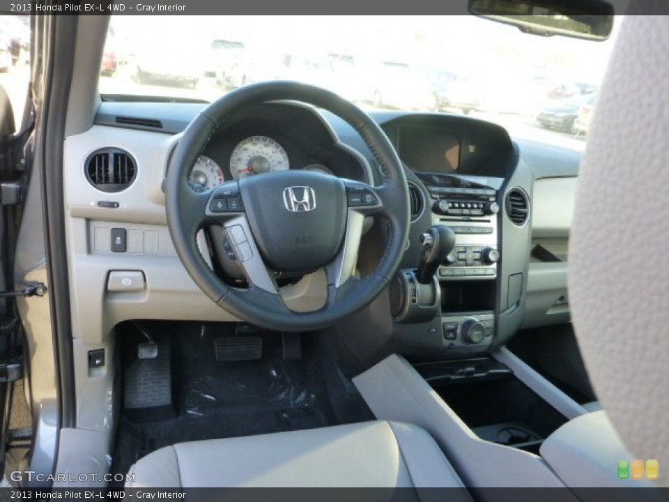 Gray Interior Photo for the 2013 Honda Pilot EX-L 4WD #73634346