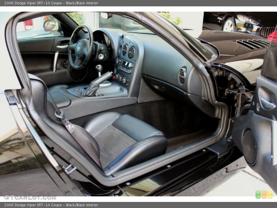 Black/Black Interior Photo for the 2006 Dodge Viper SRT-10 Coupe #73644240