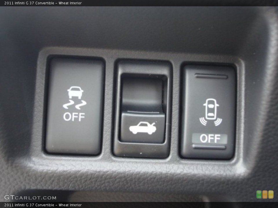Wheat Interior Controls for the 2011 Infiniti G 37 Convertible #73650279