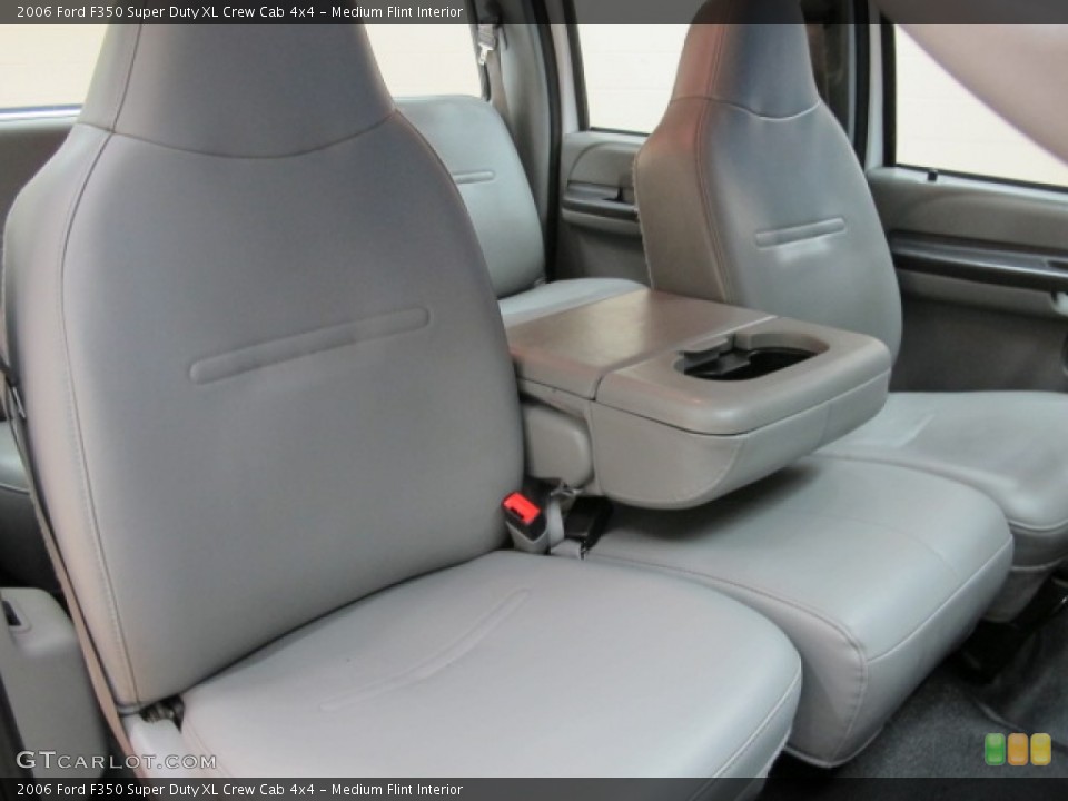 Medium Flint Interior Photo for the 2006 Ford F350 Super Duty XL Crew Cab 4x4 #73667184