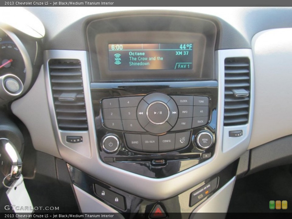 Jet Black/Medium Titanium Interior Controls for the 2013 Chevrolet Cruze LS #73671210