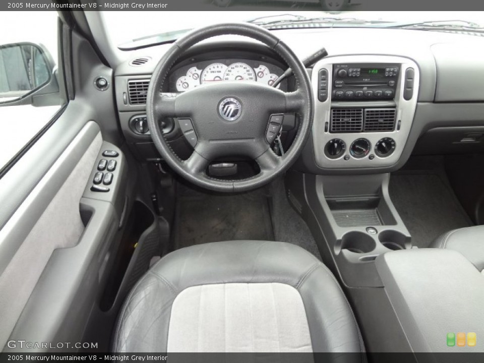 Midnight Grey Interior Photo for the 2005 Mercury Mountaineer V8 #73688971