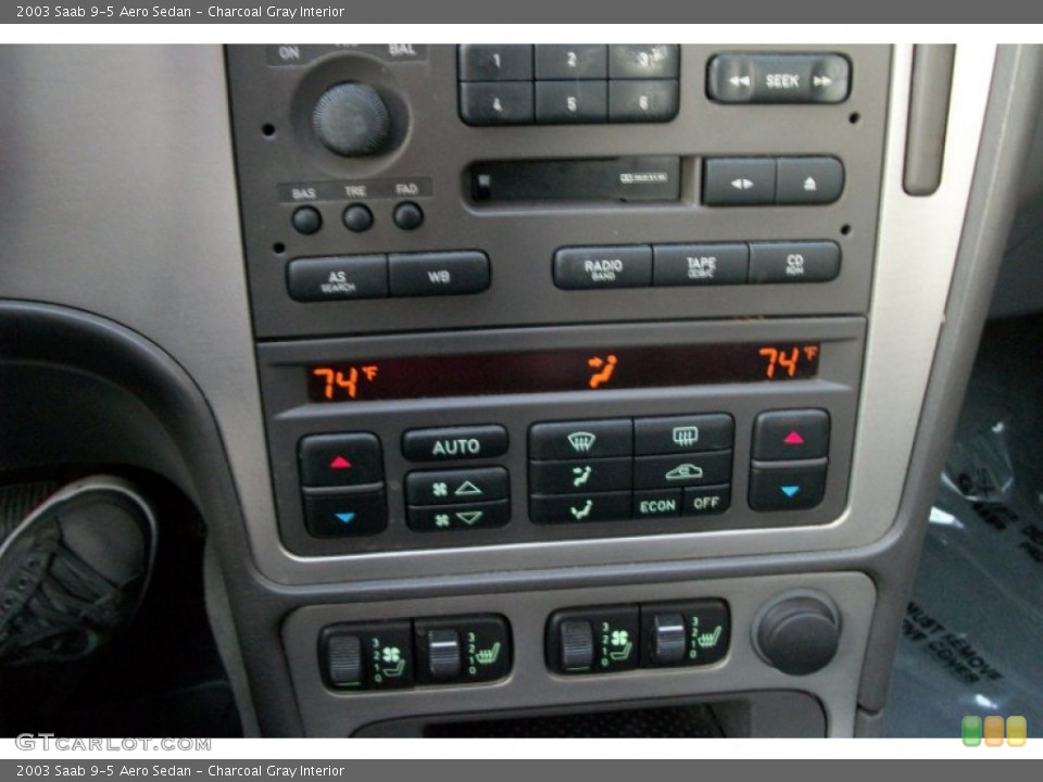 Charcoal Gray Interior Controls for the 2003 Saab 9-5 Aero Sedan #73690911
