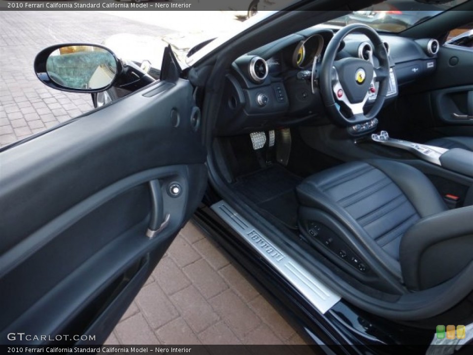 Nero Interior Photo for the 2010 Ferrari California  #73717310