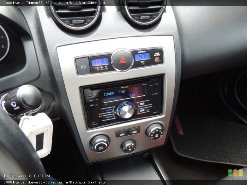SE Red Leather/Black Sport Grip Interior Controls for the 2008 Hyundai Tiburon SE #73718684
