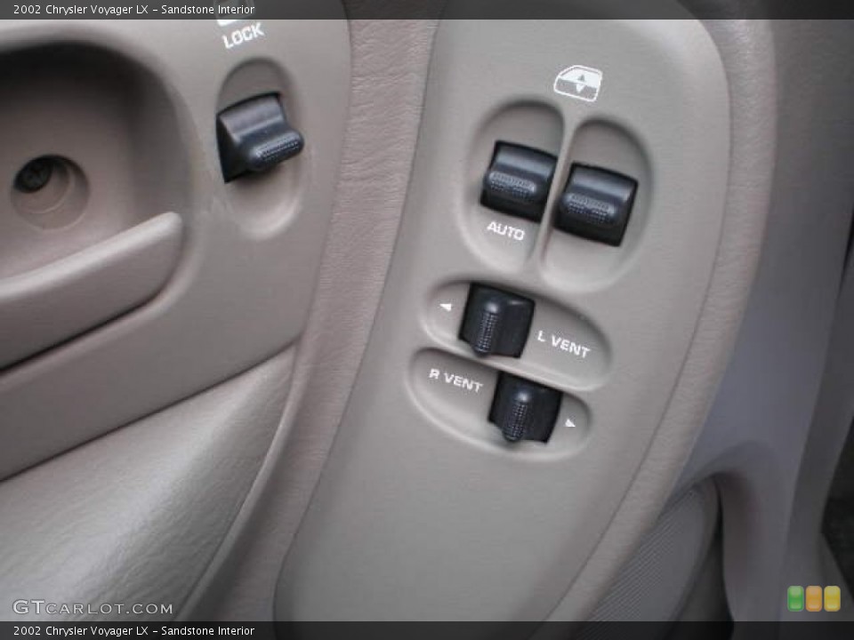 Sandstone Interior Controls for the 2002 Chrysler Voyager LX #73755133