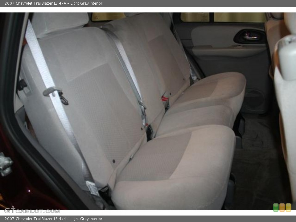 Light Gray Interior Rear Seat for the 2007 Chevrolet TrailBlazer LS 4x4 #73773656