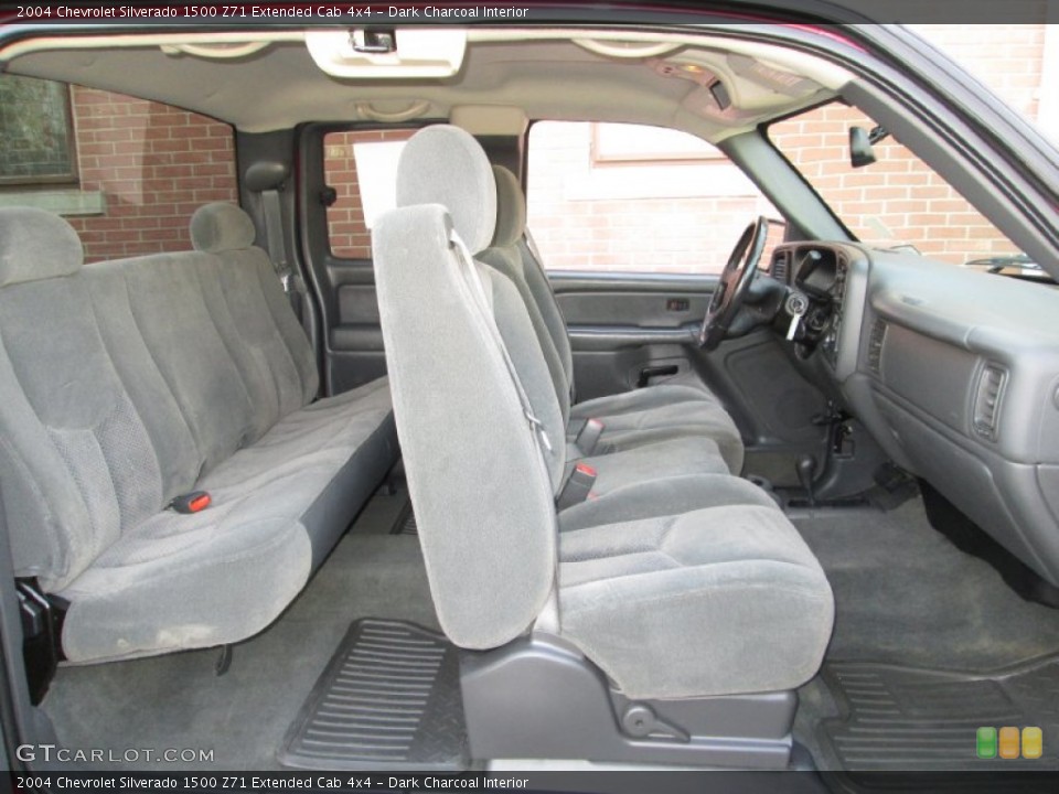 Dark Charcoal Interior Photo for the 2004 Chevrolet Silverado 1500 Z71 Extended Cab 4x4 #73796911