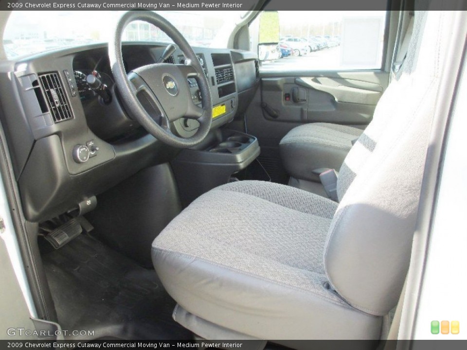 Medium Pewter Interior Photo for the 2009 Chevrolet Express Cutaway Commercial Moving Van #73822412