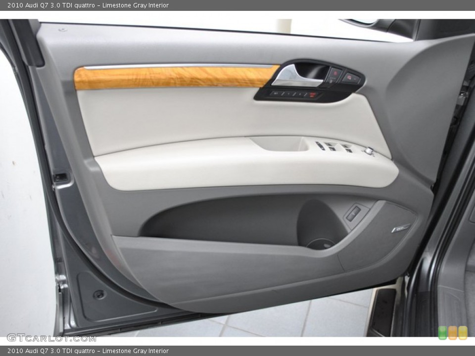 Limestone Gray Interior Door Panel for the 2010 Audi Q7 3.0 TDI quattro #73824326