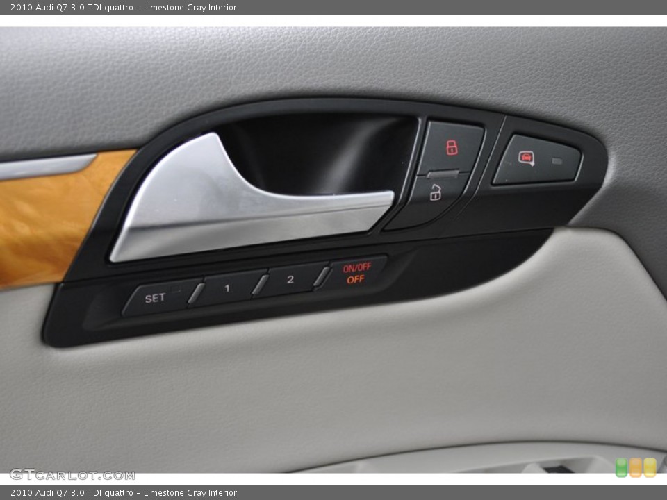 Limestone Gray Interior Controls for the 2010 Audi Q7 3.0 TDI quattro #73824335