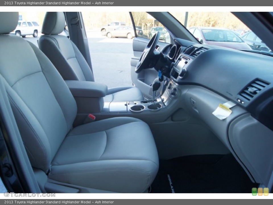 Ash Interior Photo for the 2013 Toyota Highlander  #73832732