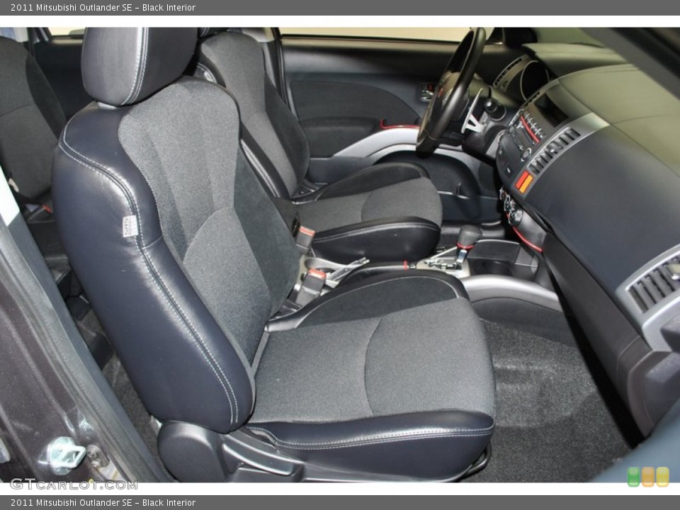 Black Interior Photo for the 2011 Mitsubishi Outlander SE #73835186