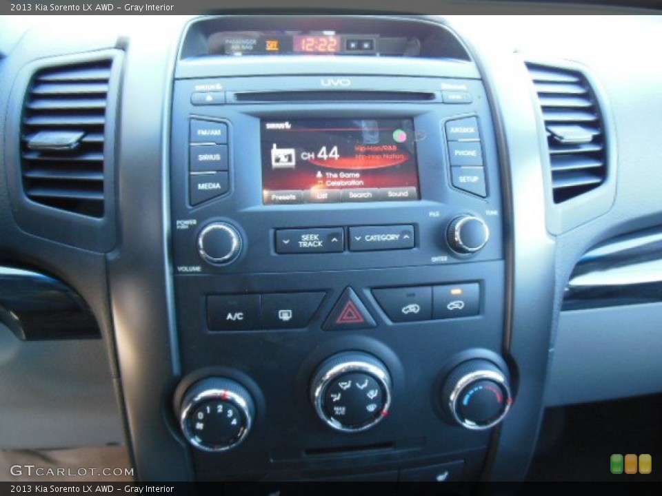 Gray Interior Controls for the 2013 Kia Sorento LX AWD #73858350