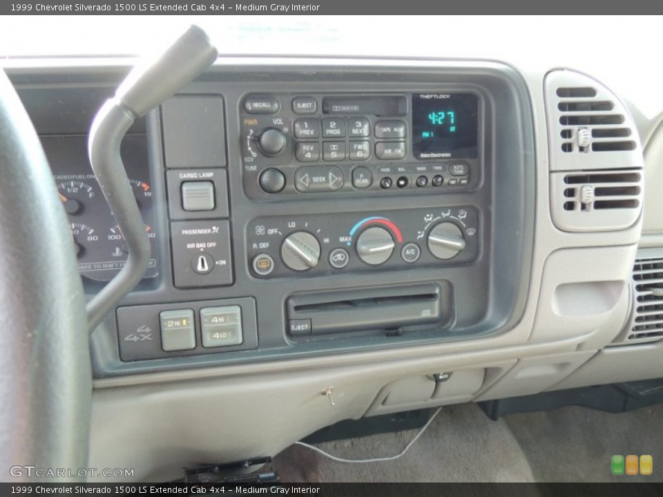 Medium Gray Interior Controls for the 1999 Chevrolet Silverado 1500 LS Extended Cab 4x4 #73862111