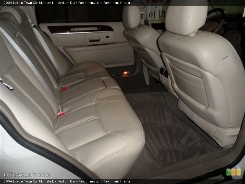 Medium Dark Parchment/Light Parchment Interior Rear Seat for the 2004 Lincoln Town Car Ultimate L #73876840