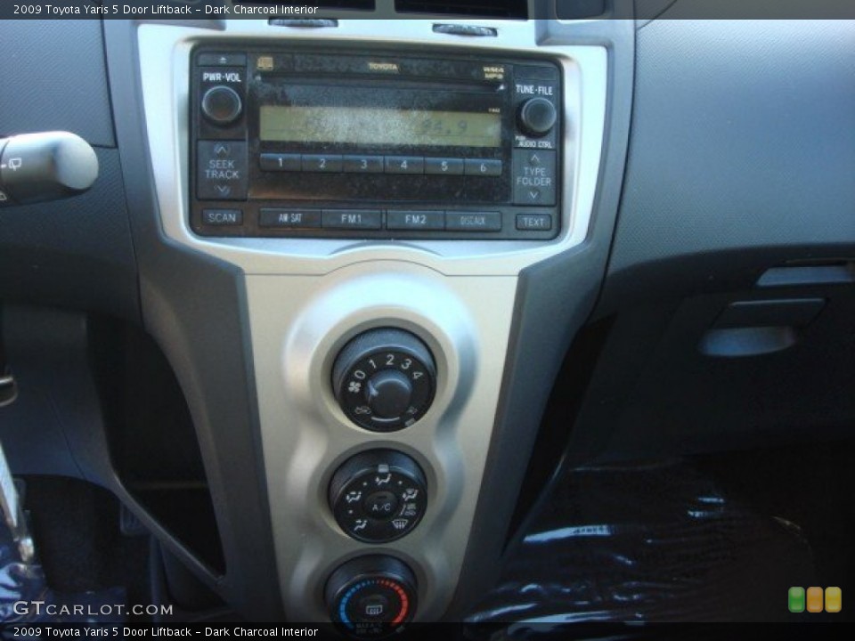 Dark Charcoal Interior Controls for the 2009 Toyota Yaris 5 Door Liftback #73881395