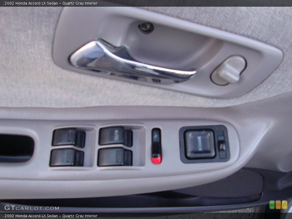 Quartz Gray Interior Controls for the 2002 Honda Accord LX Sedan #73886086