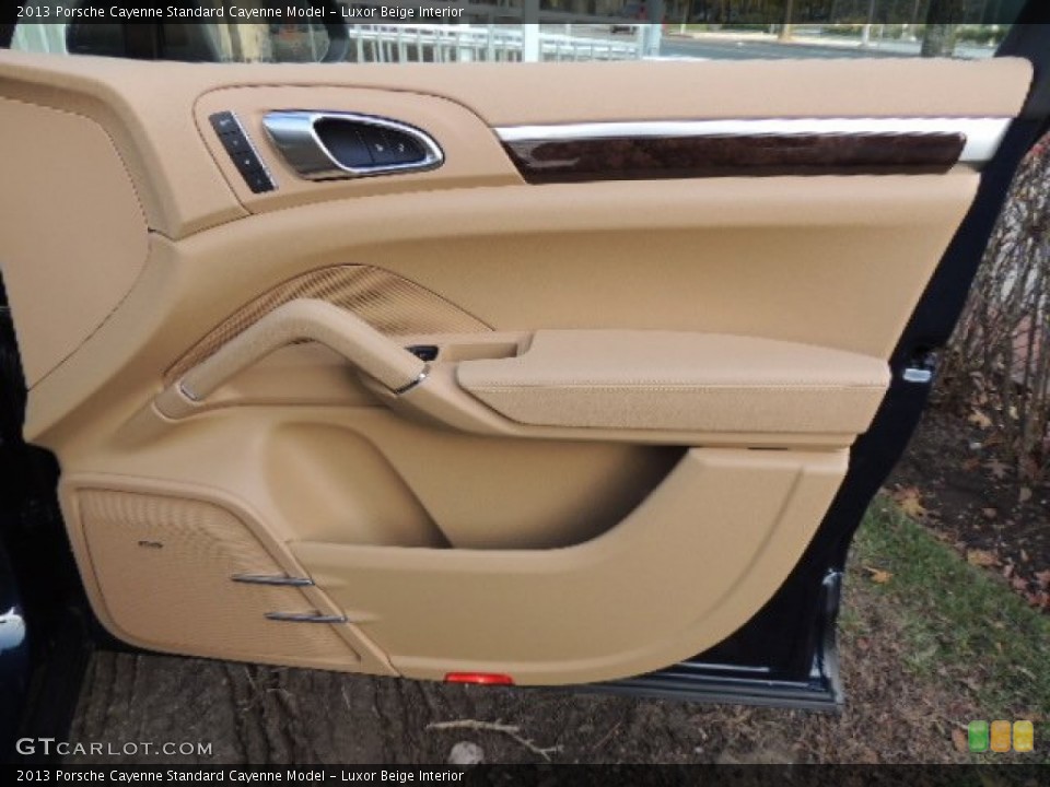 Luxor Beige Interior Door Panel for the 2013 Porsche Cayenne  #73886441