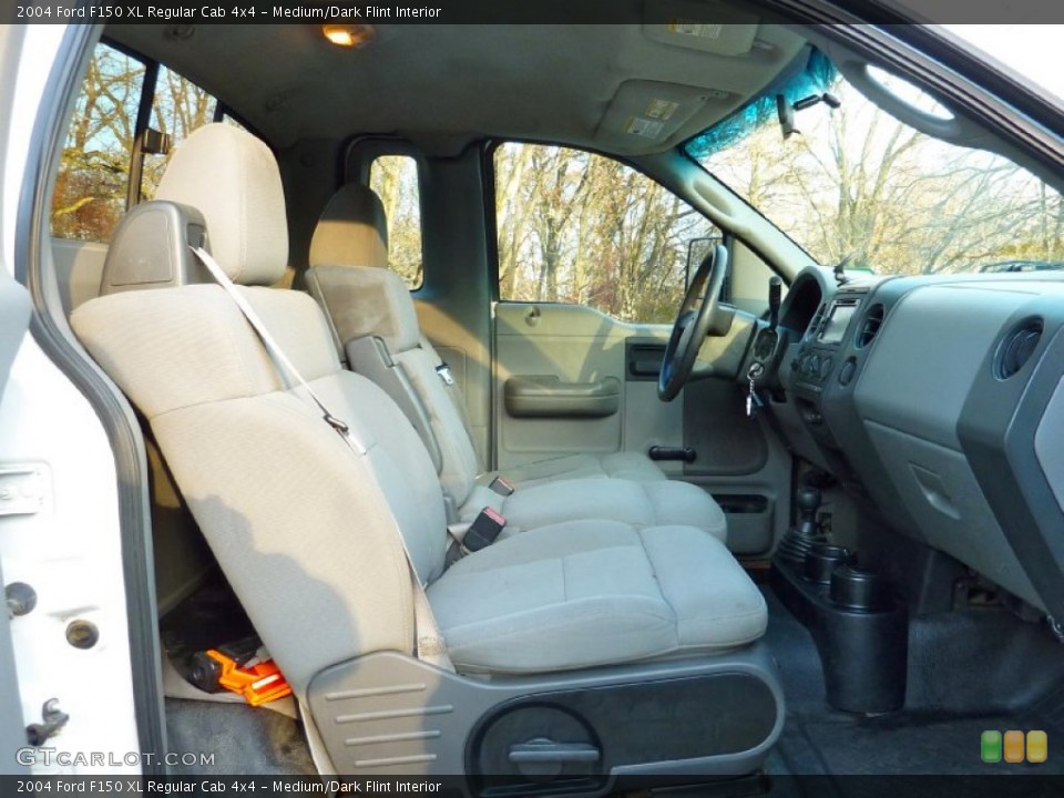 Medium/Dark Flint Interior Photo for the 2004 Ford F150 XL Regular Cab 4x4 #73894523