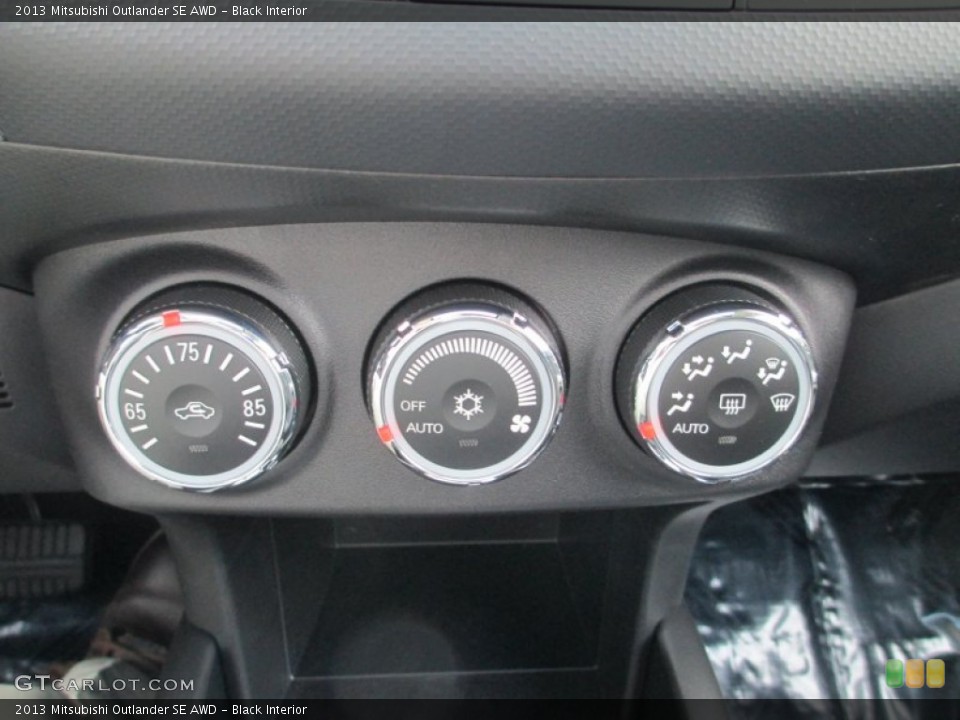 Black Interior Controls for the 2013 Mitsubishi Outlander SE AWD #73912766