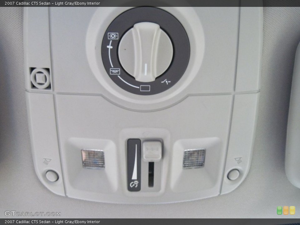 Light Gray/Ebony Interior Controls for the 2007 Cadillac CTS Sedan #73916396