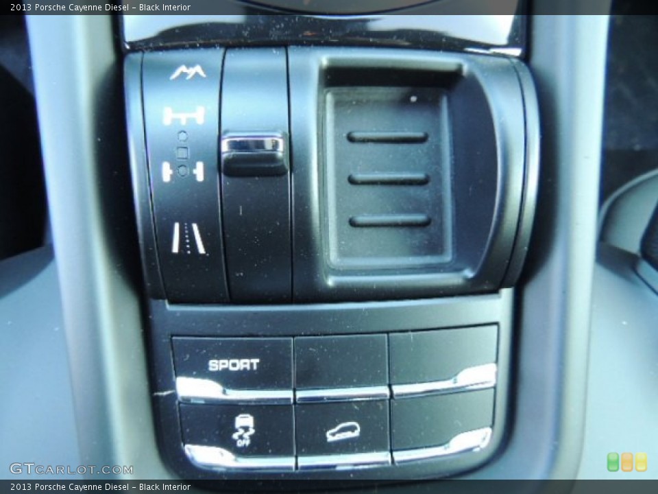 Black Interior Controls for the 2013 Porsche Cayenne Diesel #73924097